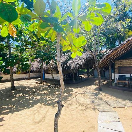 Air Lush Beach Cabanas Vịnh Arugam Ngoại thất bức ảnh